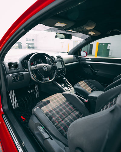 Giveaway Mk5 GTI interior with plaid seats